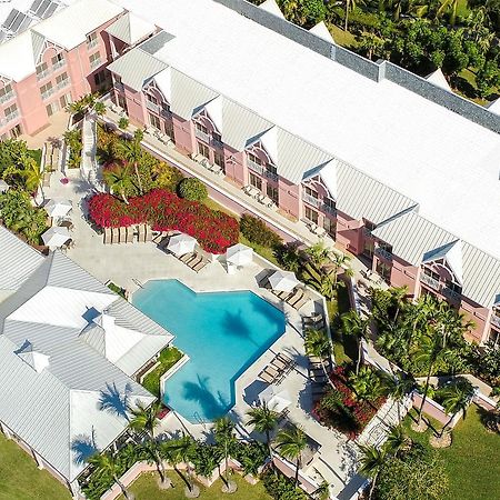 Comfort Suites Paradise Island Creek Village Exterior photo