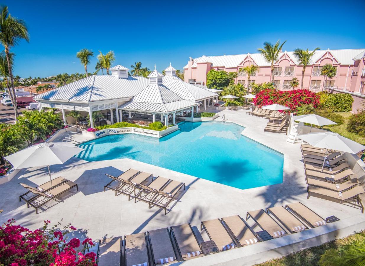 Comfort Suites Paradise Island Creek Village Exterior photo