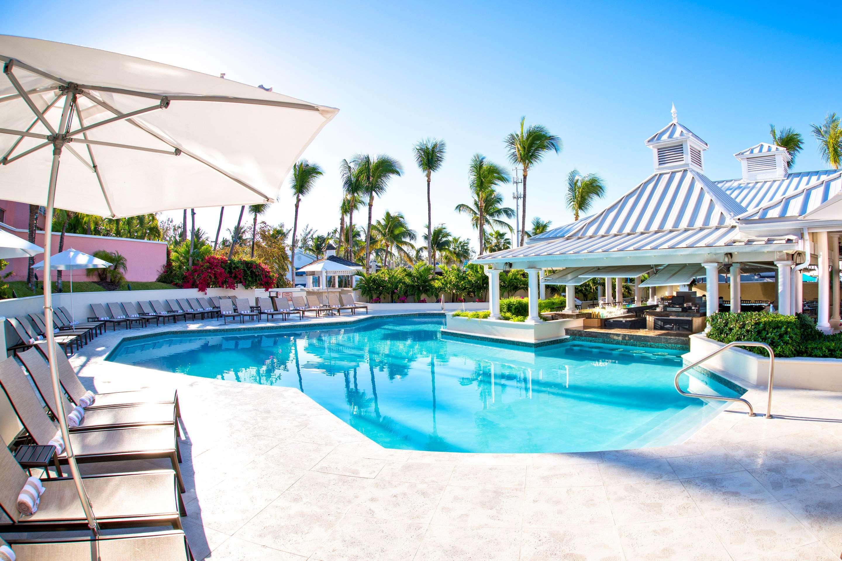 Comfort Suites Paradise Island Creek Village Exterior photo