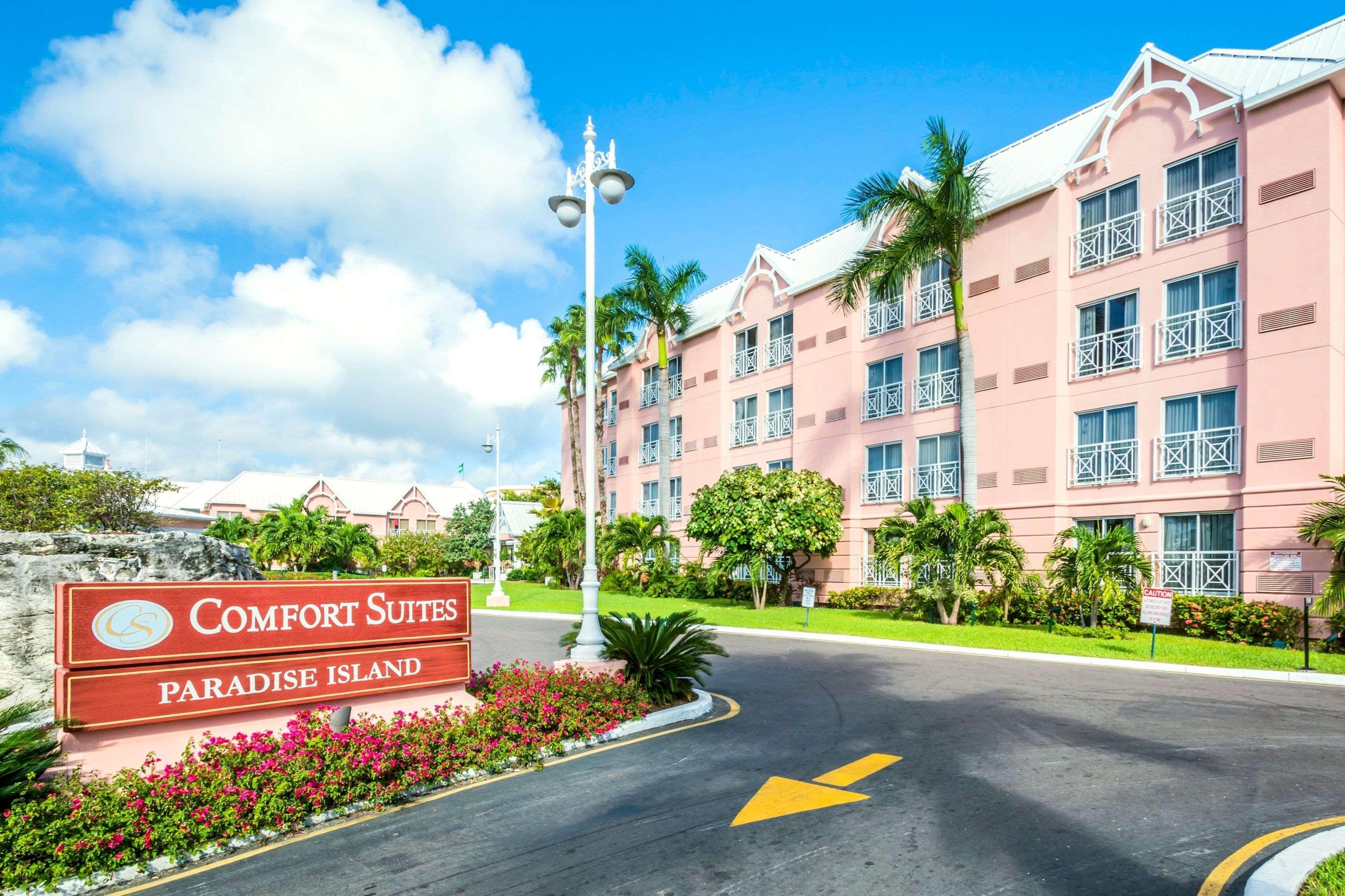Comfort Suites Paradise Island Creek Village Exterior photo