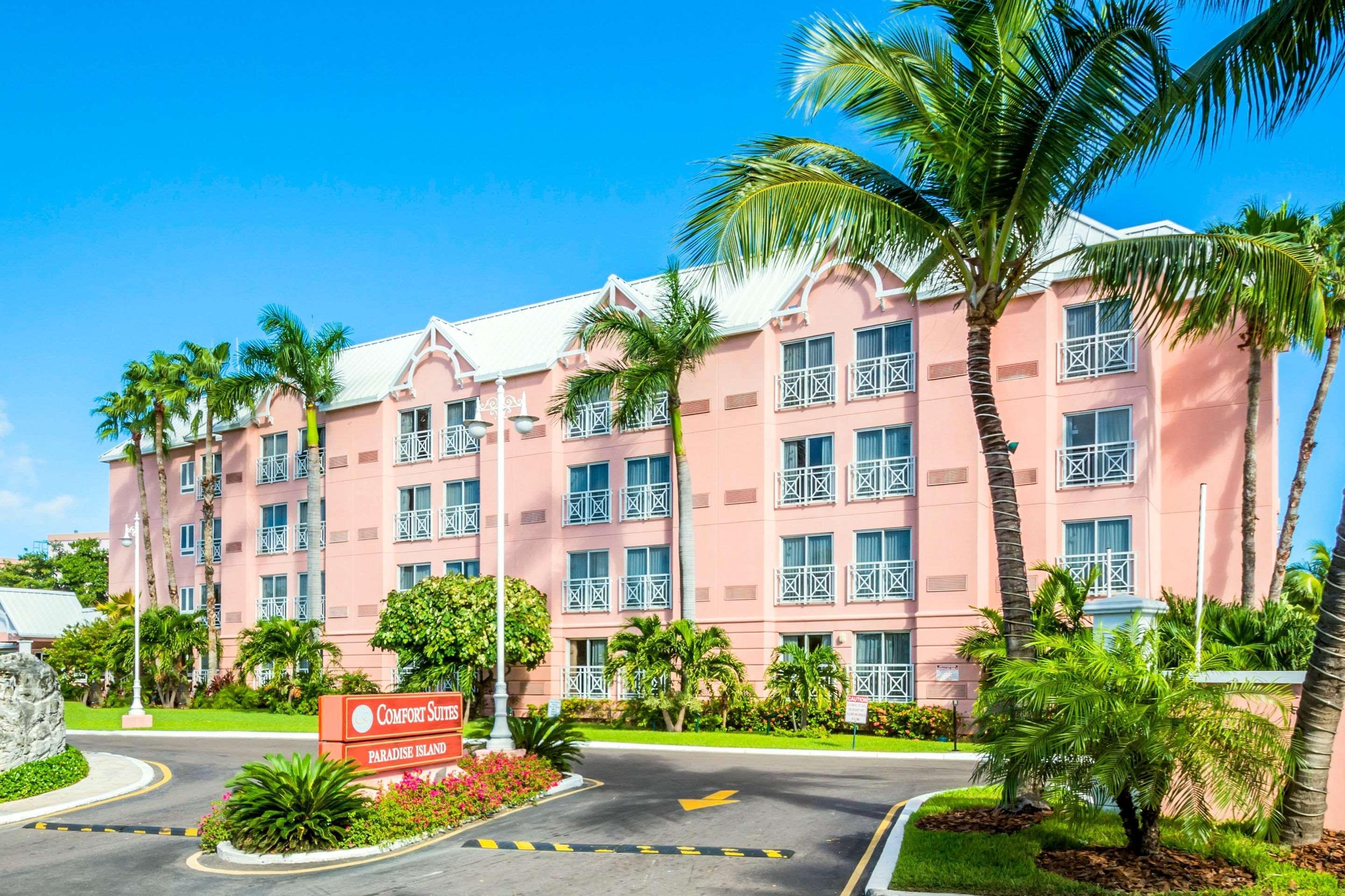 Comfort Suites Paradise Island Creek Village Exterior photo
